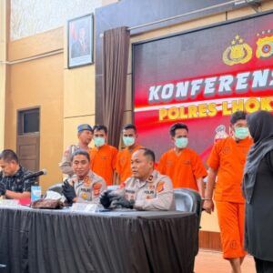 Kapolres Lhokseumawe konferensi pers kassu pencurian pakain
