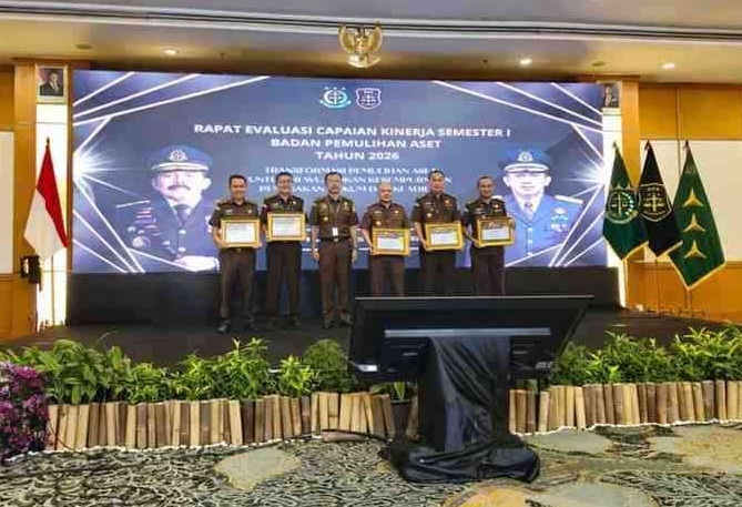 Kejati Aceh terima penghargaan