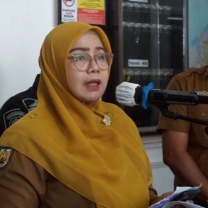 Kepala BKPSDM Banda Aceh Emila Sovayana