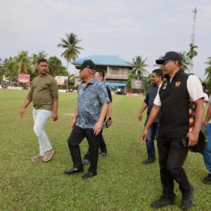 Ketum KONI Pusat tinjau lapangan sepak bola Simpang Keuramat