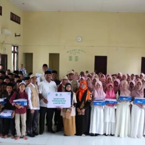 LAKPB MUI dan Baznas bantu santri