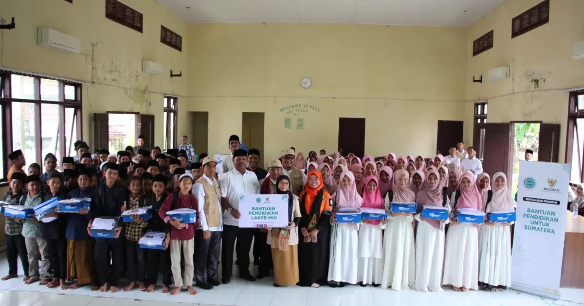 LAKPB MUI dan Baznas bantu santri