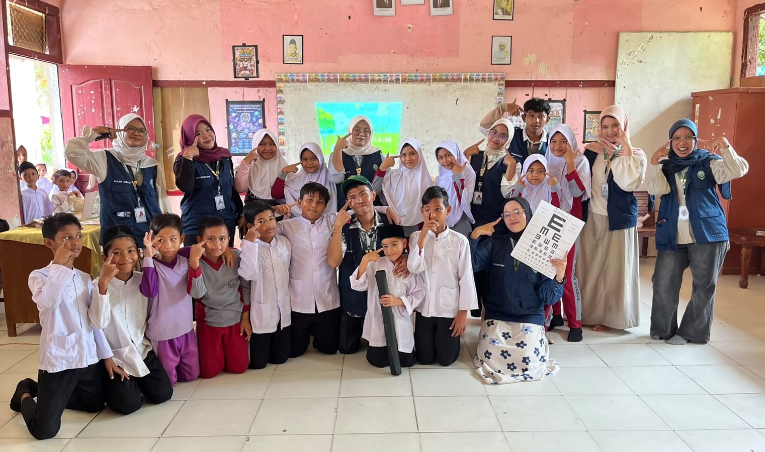 Mahasiswa KKN Unimal di SDN 10 Kuta Makmur