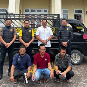 Satreskrim Polres Bener Meriah dan tiga tersangka pencurian