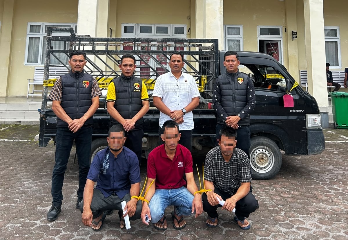 Satreskrim Polres Bener Meriah dan tiga tersangka pencurian
