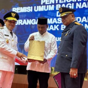 Wagub Fadhlullah serah remisi HUT 81 RI