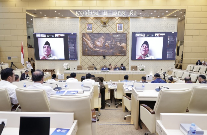 Wakil Ketua Komisi II DPR Zulfikar Raker dan RDPU daring