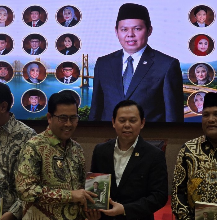 Bupati Haili Yoga dan anggota DPD forum Batam