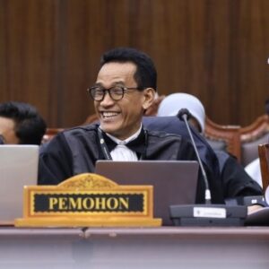 Denny Indrayana bersama Kuasa Hukum gugat pendidikan Gibran