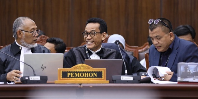 Denny Indrayana bersama Kuasa Hukum gugat pendidikan Gibran