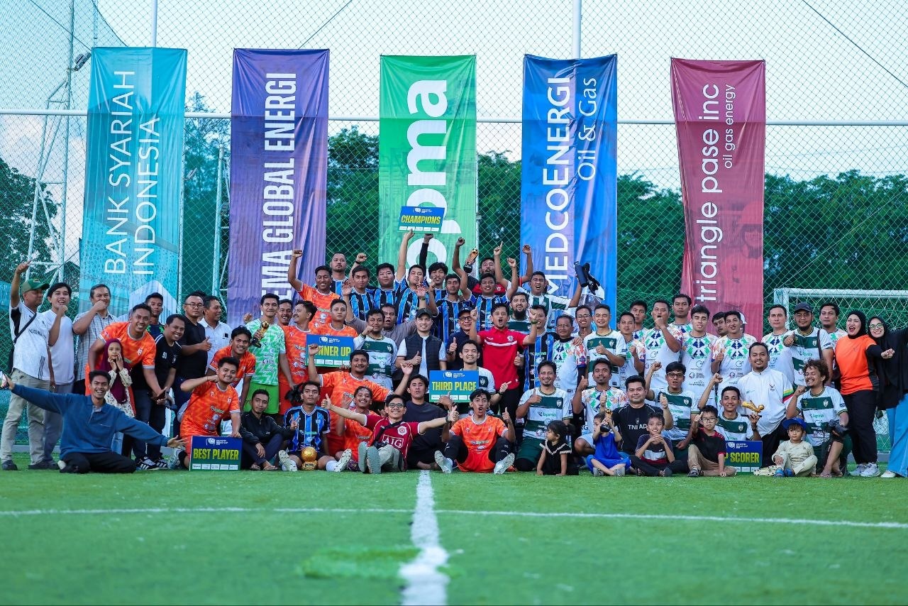 Kepala BPMA bersama juara mini soccer Migas Cup 2026