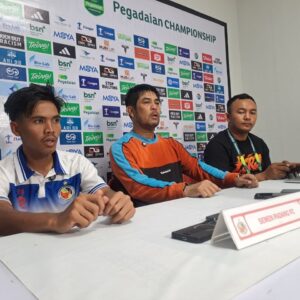 Pelatih kepala Semen Padang FC Nil Maizar