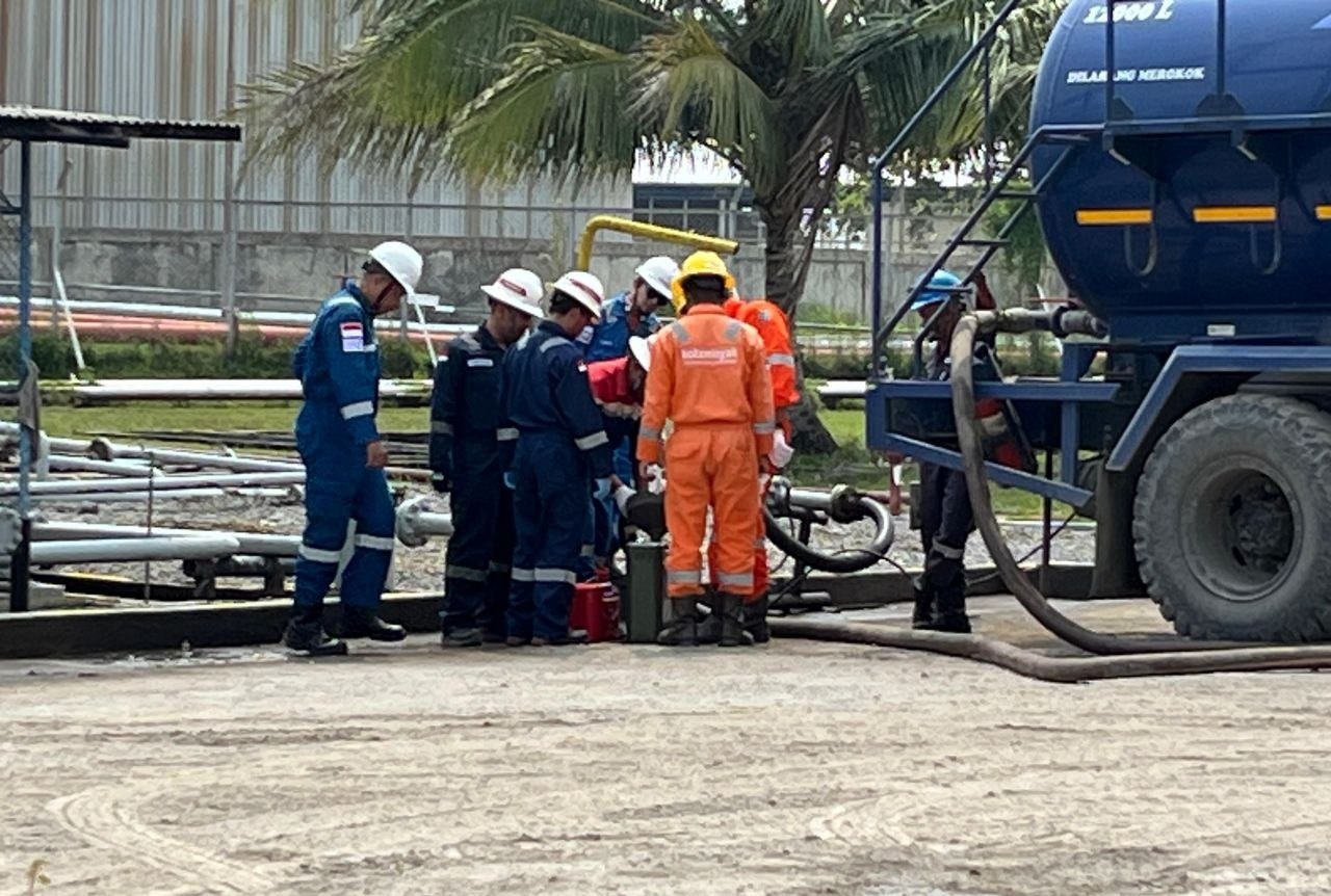 Pengujian minyak dari sumur masyarakat