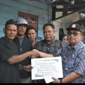 Baitul Mal Aceh Tengah bantu korban kebakaran Kemili