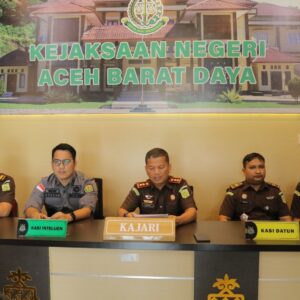 Kajari Abdya konferensi pers kasus korupsi apbg