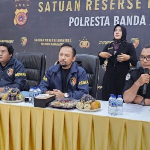 Kasat Reskrim Polresta Banda ACeh konferensi pers