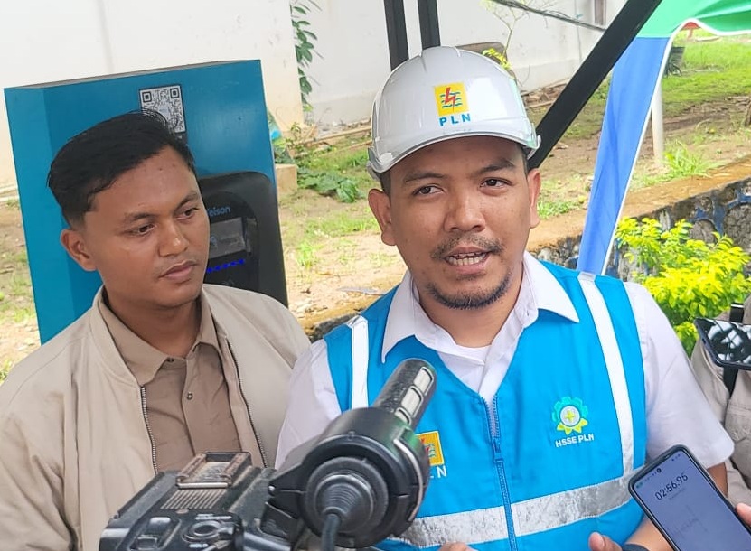 Manajer Komunikasi dan TJSL PLN UID Aceh Zulfan M.Jamil
