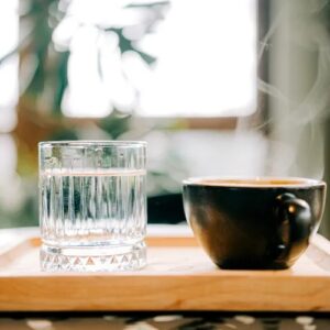 Minum air putih sebelum kopi pagi