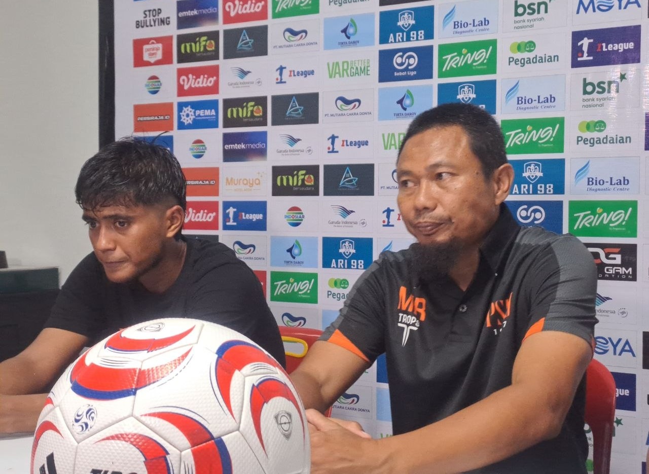 Pelatih Persiraja M Ridwan konferensi pers usai laga Sumsel United