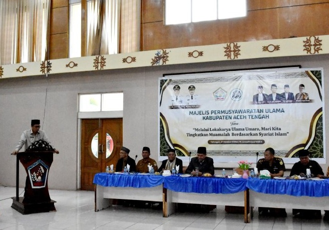 Suasana penyampaian kata sambutan dalam Lokakarya Ulama dan Umara MPU Kabupaten Aceh Tengah di Oproom Setda